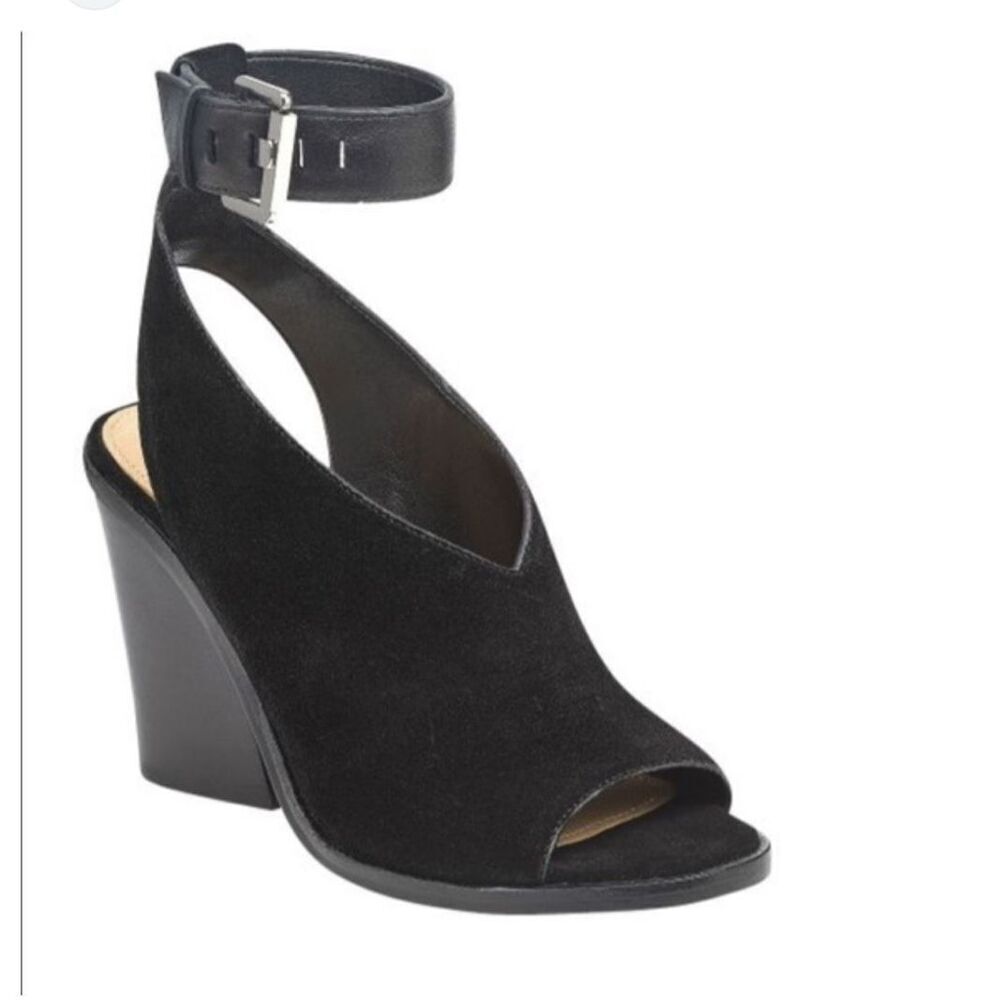 Marc Fisher LTD Vidal Peep Toe City Sandal